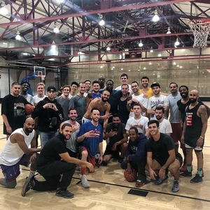 Dwyane Wade surprises basketball players at Chelsea Piers